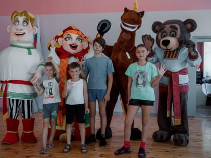 Костюмерный цех ДК «Чайка» пополнился ростовыми куклами