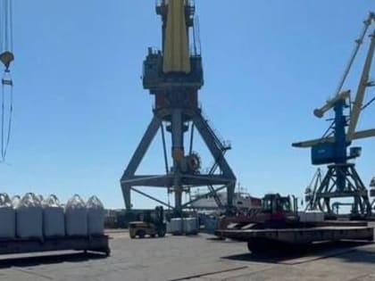 Из Ростовской области в порт Мариуполя прибыли стройматериалы для восстановления ДНР