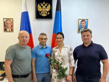 Олег Моргун: С днем рождения поздравил начальника управления образования городской администрации Вячеслава Мирошниченко