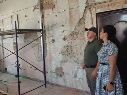 Мэр Мариуполя провел ход ремонта избирательных участков