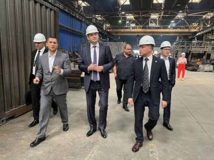 В рамках рабочей поездки в Республику Беларусь Владимир Тужилин посетил предприятие по производству контейнеров