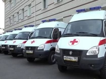 Пушилин передал ключи от восьми новых машин скорой помощи в медучреждение ДНР