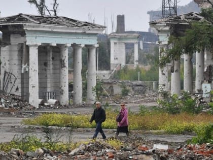 Один человек погиб при взрыве автомобиля в районе администрации Мариуполя