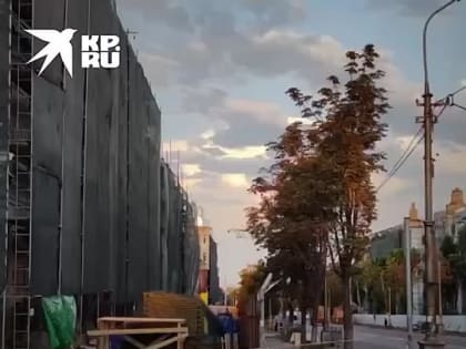 Строения исторического центра Мариуполя — сталинки от Драмтеатра до здания ДОСААФа, получившие критические повреждения, 