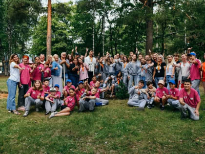 Ребята из Мариуполя высадили деревья на Аллее дружбы в Санкт-Петербурге