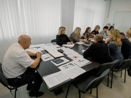 Олег Моргун: С профильным заместителем Викторией Калачевой провели совещание по формированию комиссий по делам несоверше