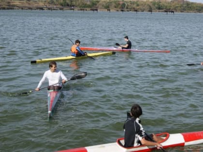 В Зугрэсе 7 октября прошел Кубок ДНР по гребле на байдарках и каноэ
