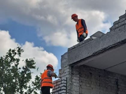 Здание пенсионного фонда ДНР в Мариуполе восстановят строители Санкт-Петербурга