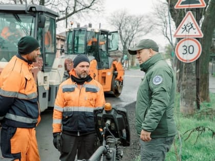 До декабря в Мариуполе планируют заменить 70 километров дорожного полотна