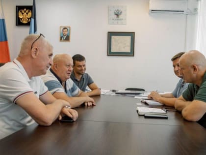 Петербуржцы создадут в Мариуполе базу по сборке легкомоторных самолетов