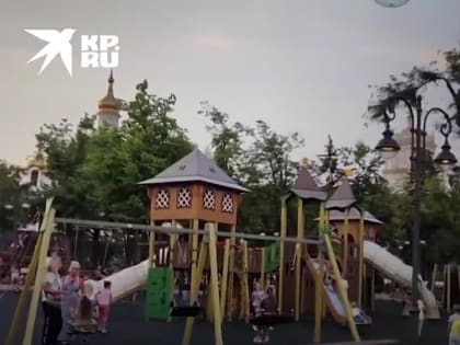 Театральная площадь святой Марии в Мариуполе стала местом притяжения для горожан