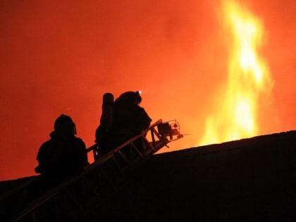 Два человека погибли на пожарах в Иловайске и Мариуполе