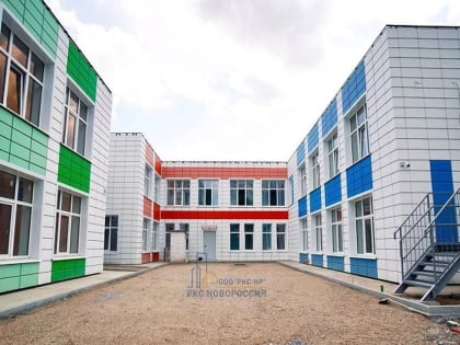 В Центральном районе Мариуполя восстанавливают двухэтажный детский сад