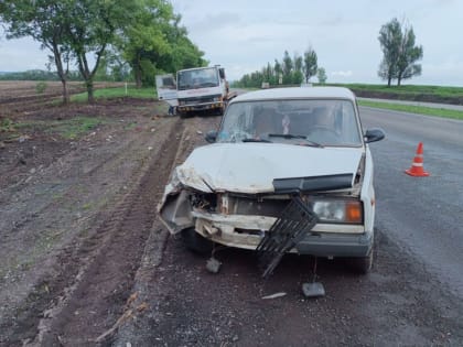 Полицейские проводят проверку по факту ДТП, в результате которого пострадал водитель эвакуатора