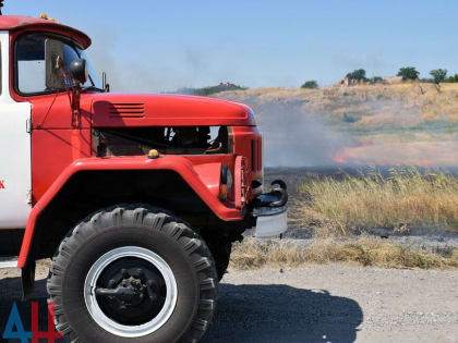 Пожаром под Мариуполем уничтожено около 30 га стерни и пшеницы