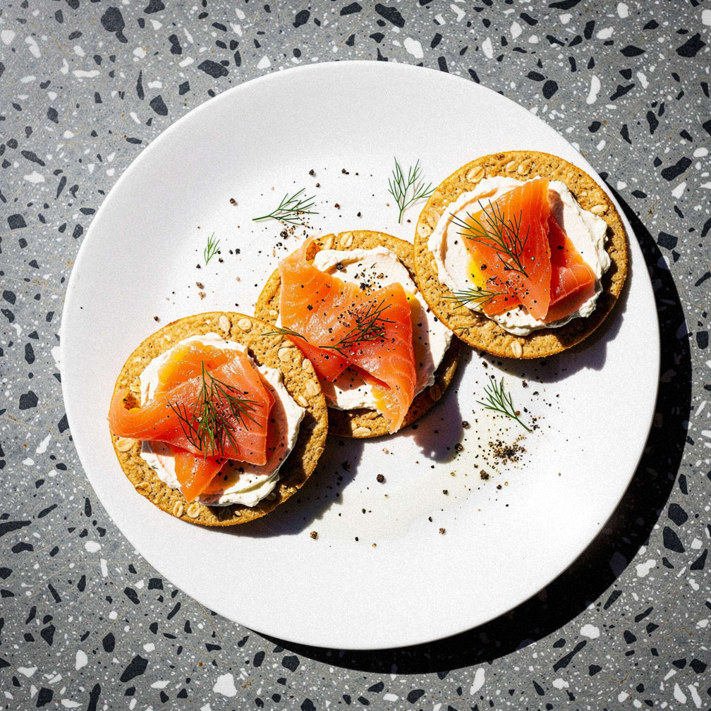 Smoked salmon & cream cheese oatcakes