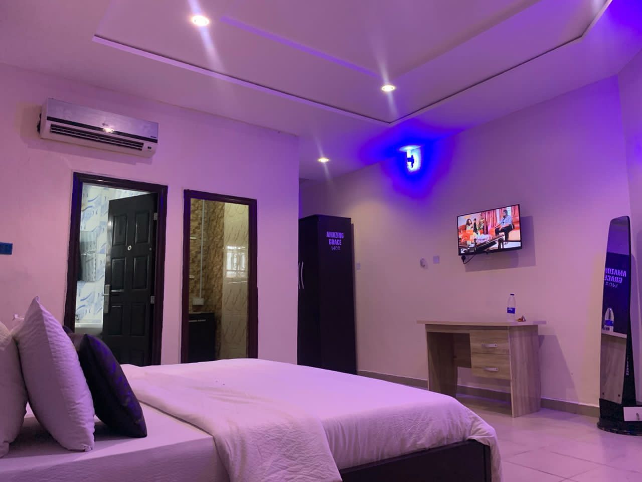 Amazing Grace Hotels and Holiday Inn