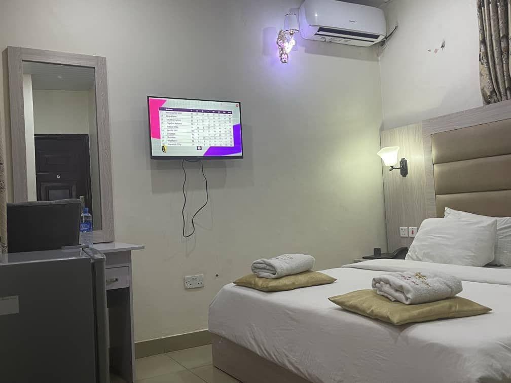 Amazing Grace Hotels and Holiday Inn