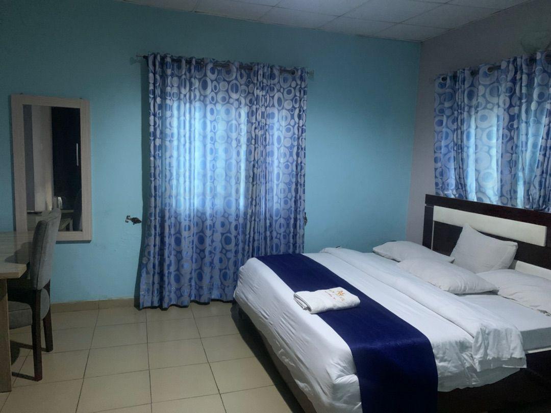 Amazing Grace Hotels and Holiday Inn