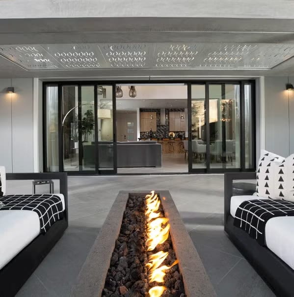 AX650 Moving Glass Walls — 4