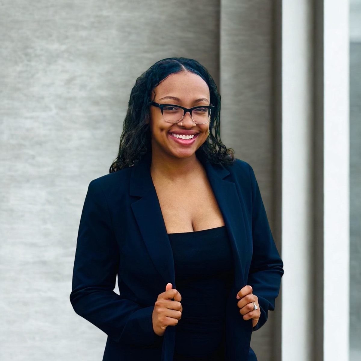 Ammaria Deloach, Agent