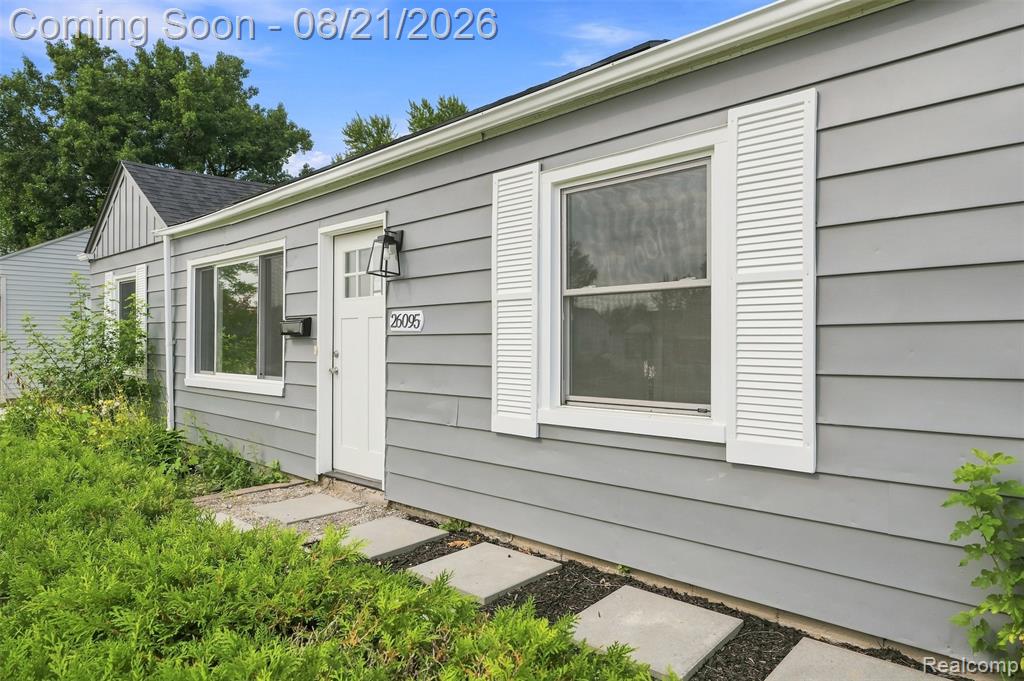 26095 Normandy Street, Roseville — photo 5