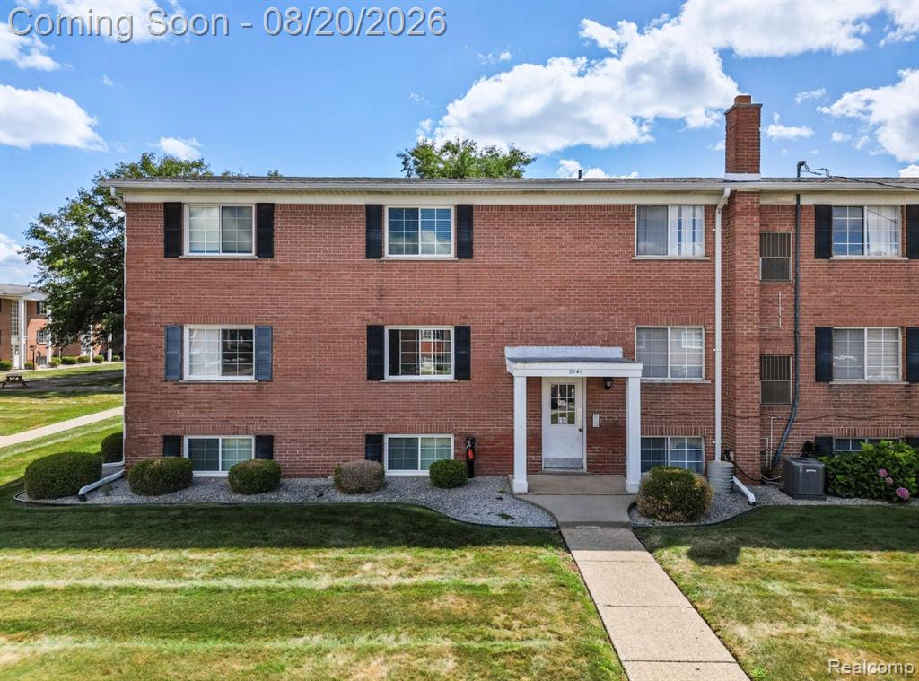 8140 Crestview Drive, Sterling Heights — photo 3