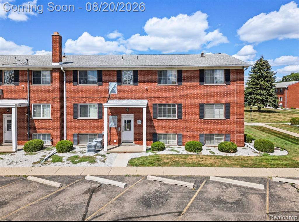 8140 Crestview Drive, Sterling Heights — photo 4