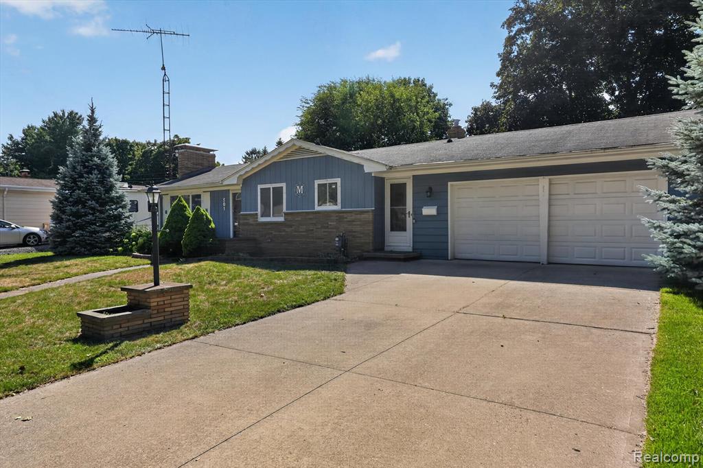 501 Dale Street, Flushing — photo 3