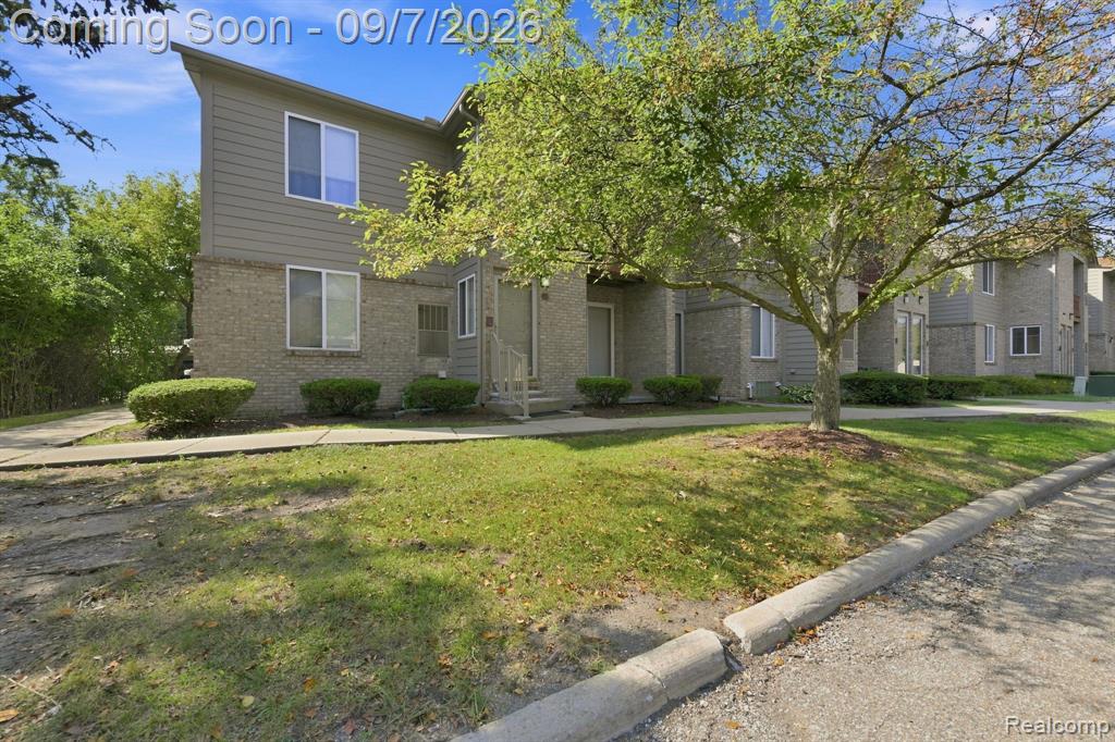 34780 W 8 Mile Road 7, Farmington Hills — photo 2