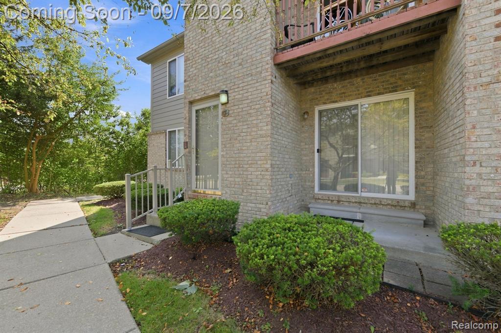 34780 W 8 Mile Road 7, Farmington Hills — photo 5