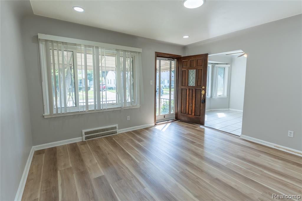 2120 Geneva Street, Dearborn — photo 3