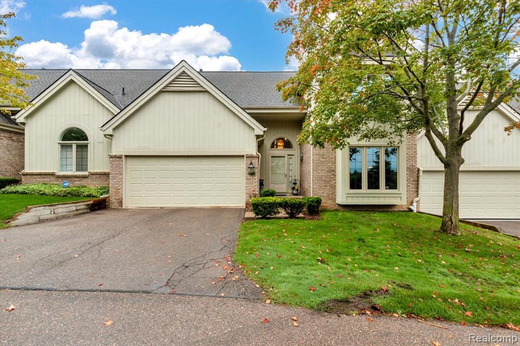 24547 Martel Drive, Farmington Hills — photo 1