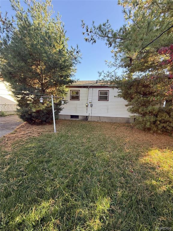13811 Sherman Avenue, Warren — photo 4