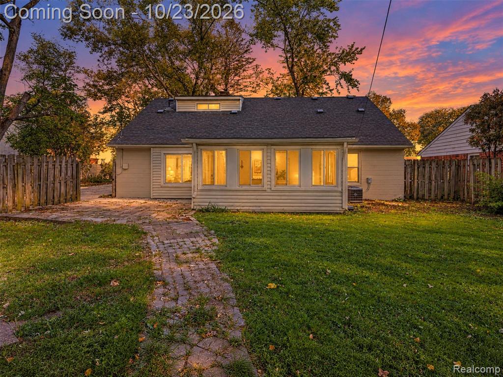428 Girard Avenue, Royal Oak — photo 2