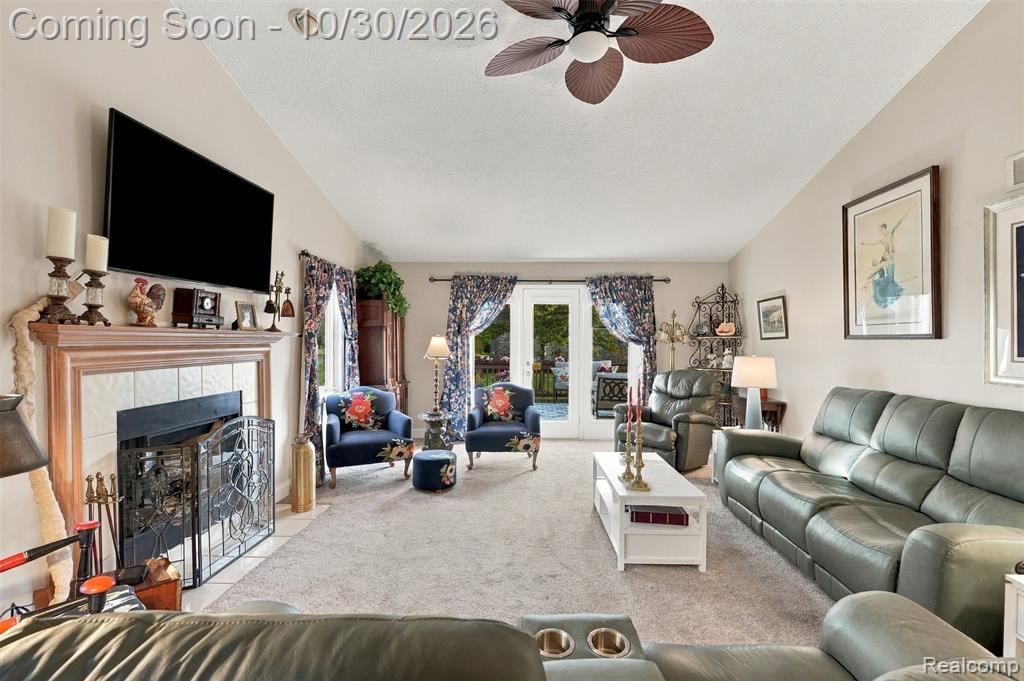 15860 Angelo Lane, Clinton Twp — photo 3