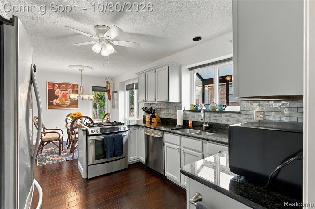15860 Angelo Lane, Clinton Twp — photo 6