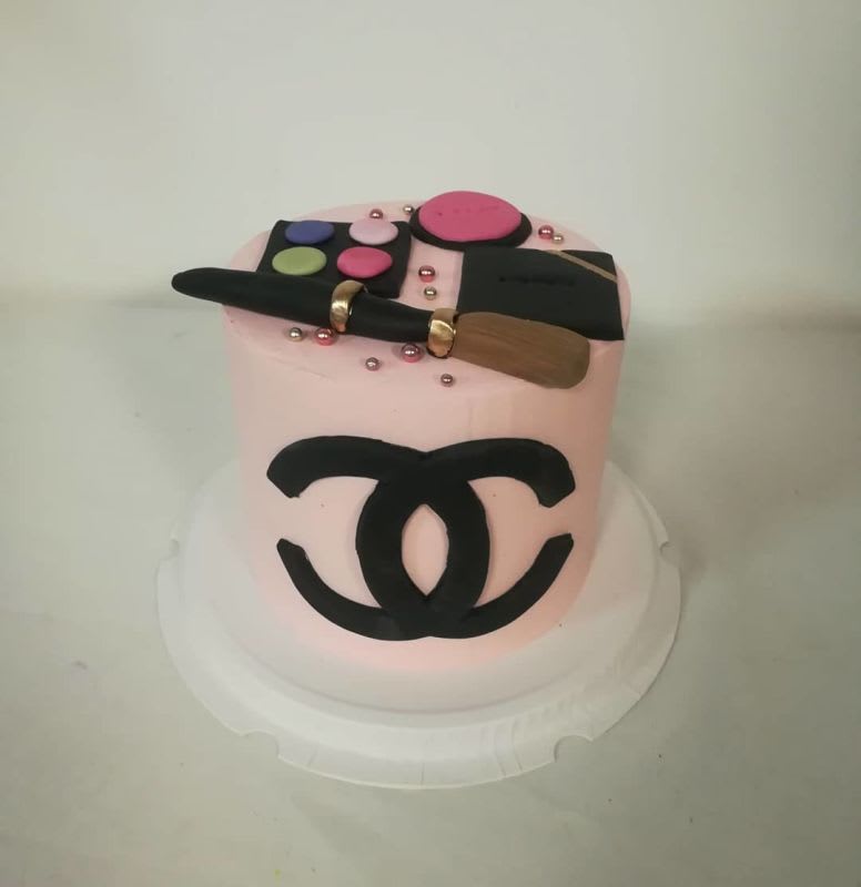 Allocakes Trouve Ton Gateau Ou Ton Patissier Cake Designer