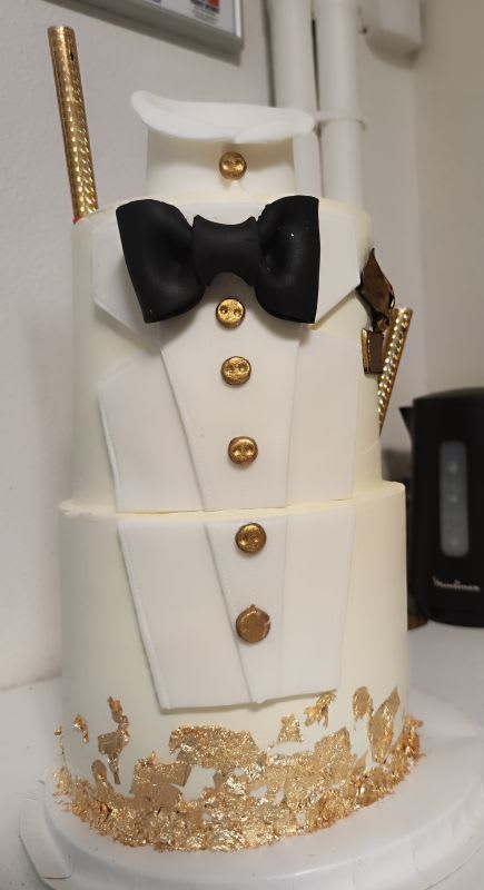 Louis Vuitton - Decorated Cake by ImagineCakes - CakesDecor