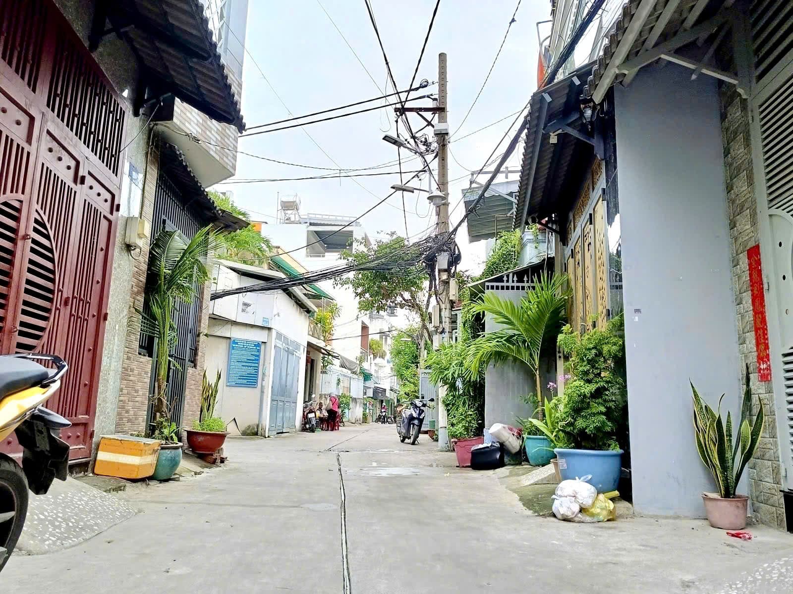 Vị trí nhà gần chợ, thuận tiện mua sắm
