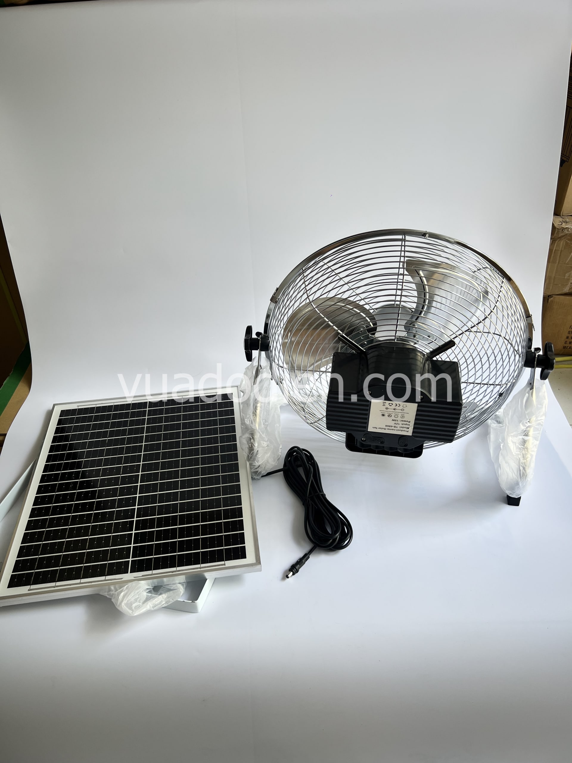 Quạt năng lượng mặt trời tích điện 14 inch xám chân quỳ hiển thị pin lồng cánh sắt (3)_result Quạt năng lượng mặt trời tích điện 14 inch xám chân quỳ hiển thị pin lồng cánh sắt 3