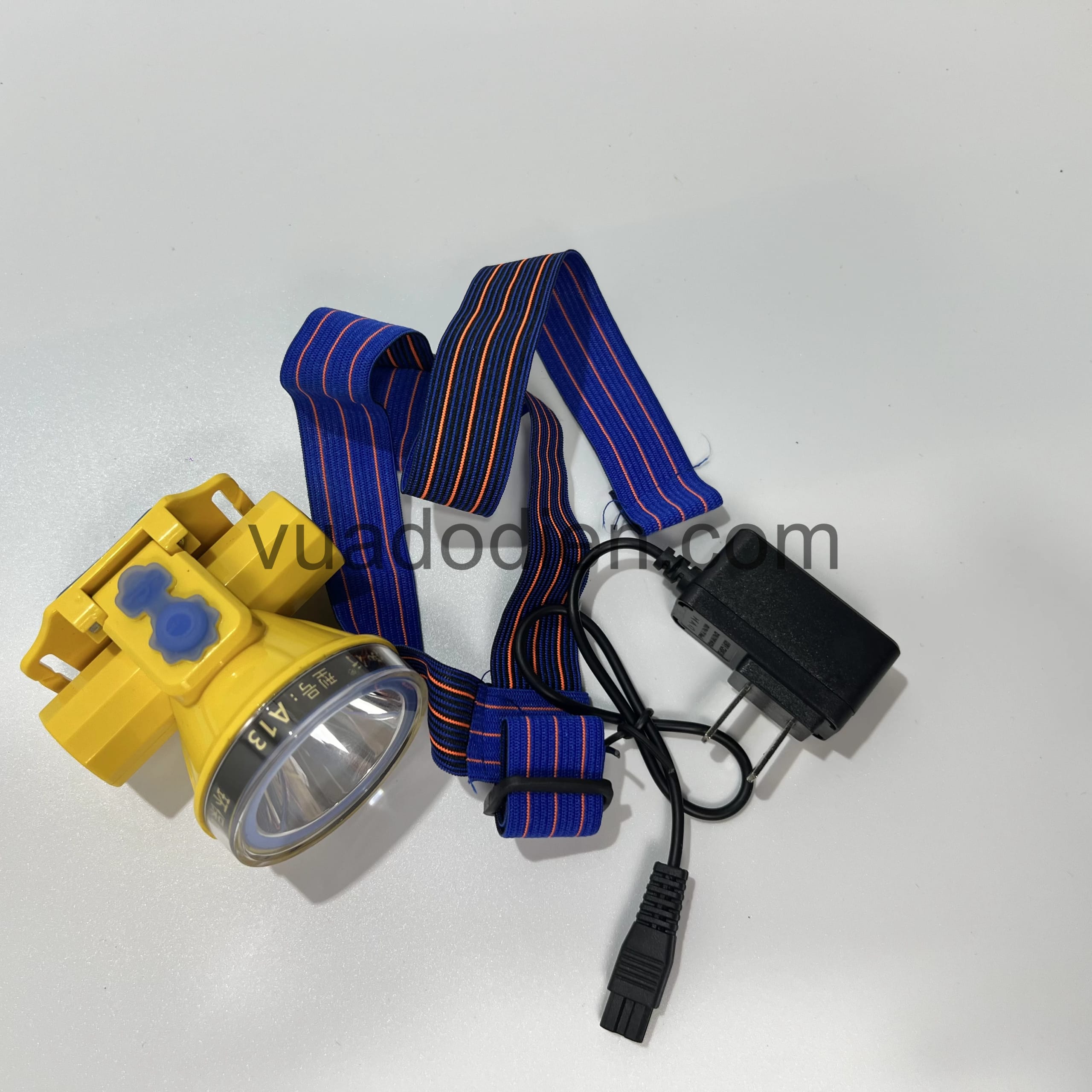 Đèn A-13 - Đèn pin đội đầu siêu sáng 1