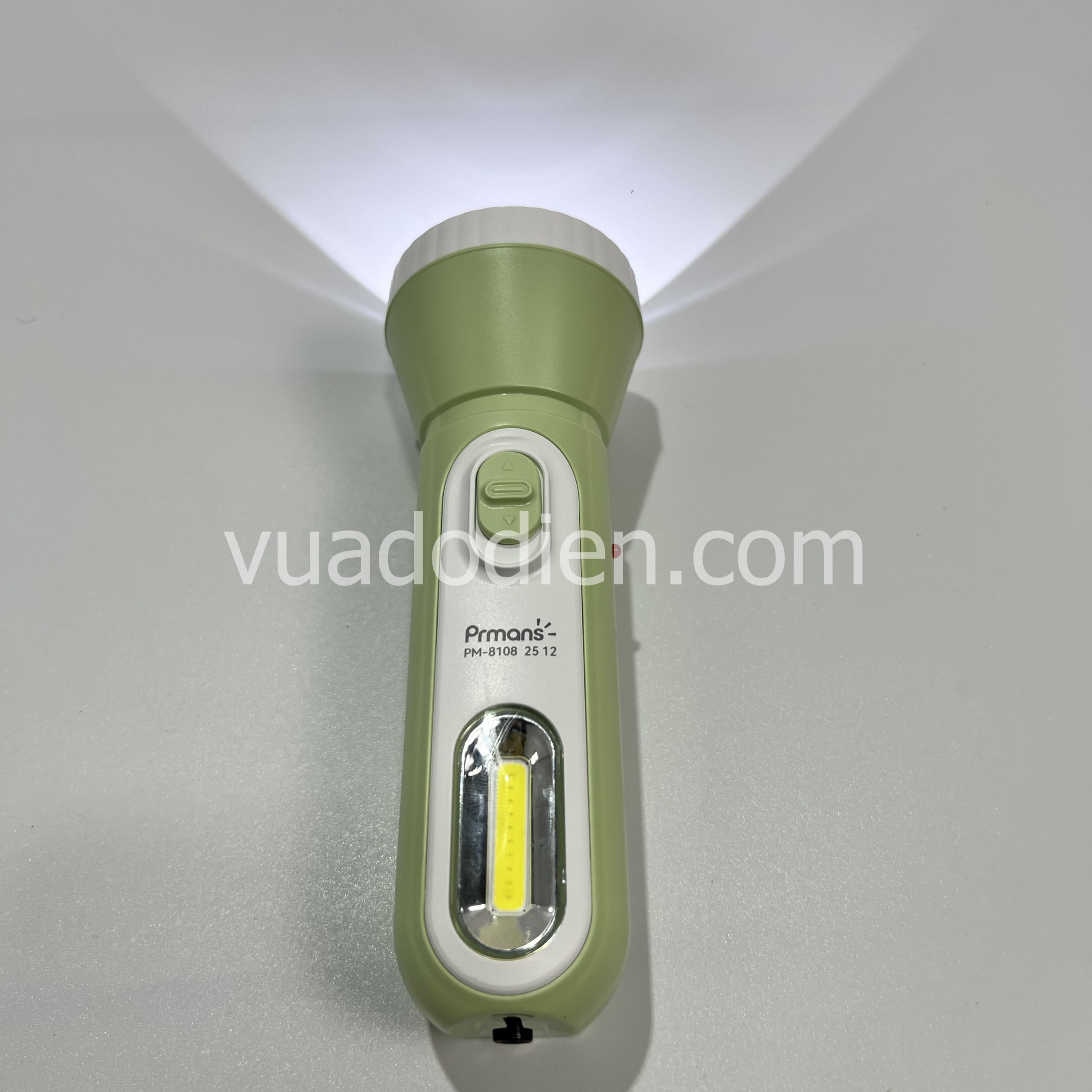 Đèn pin cầm tay siêu sáng PM-8108 2 bóng đa năng 3W-2W 600mAh 4