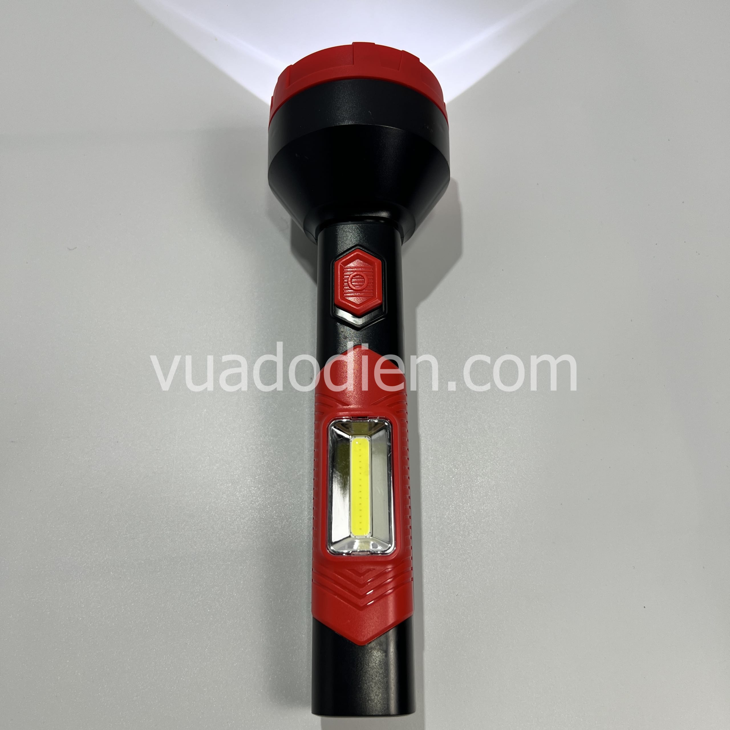 Đèn pin cầm tay siêu sáng PM-8121 2 bóng đa năng 10W-2W 2400mAh 5