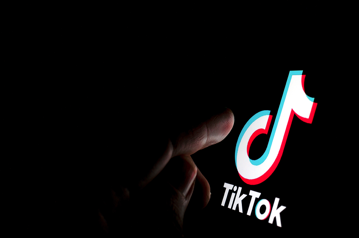 Як працює алгоритм TikTok у 2025 році — повний гід для креаторів