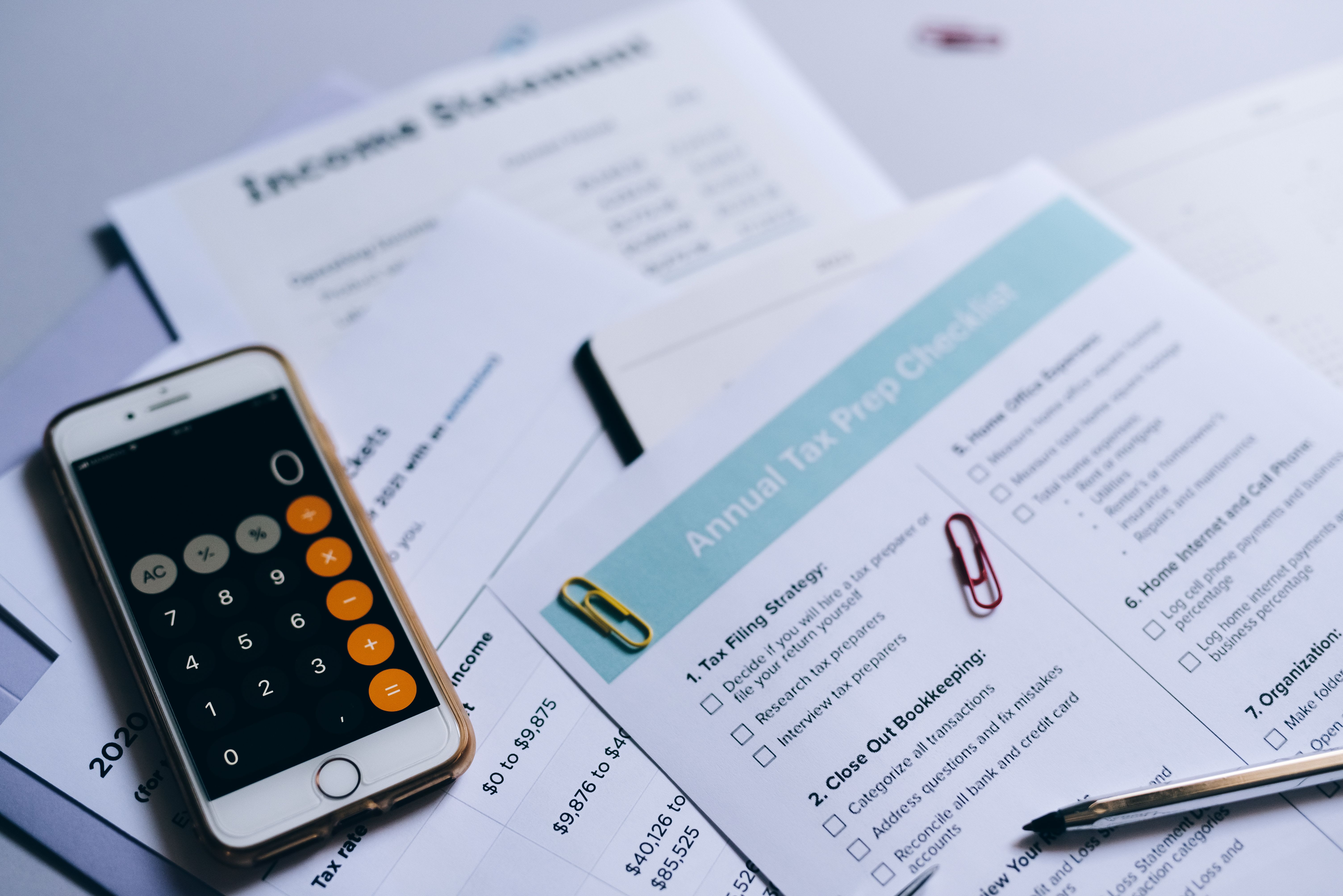 submission package checklist with figure files, legends, formats, and approval status
