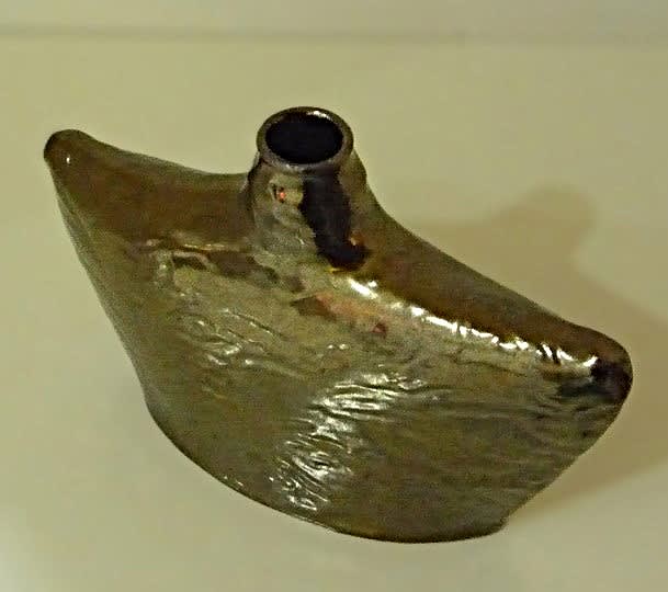 Vase émaillé couleur or