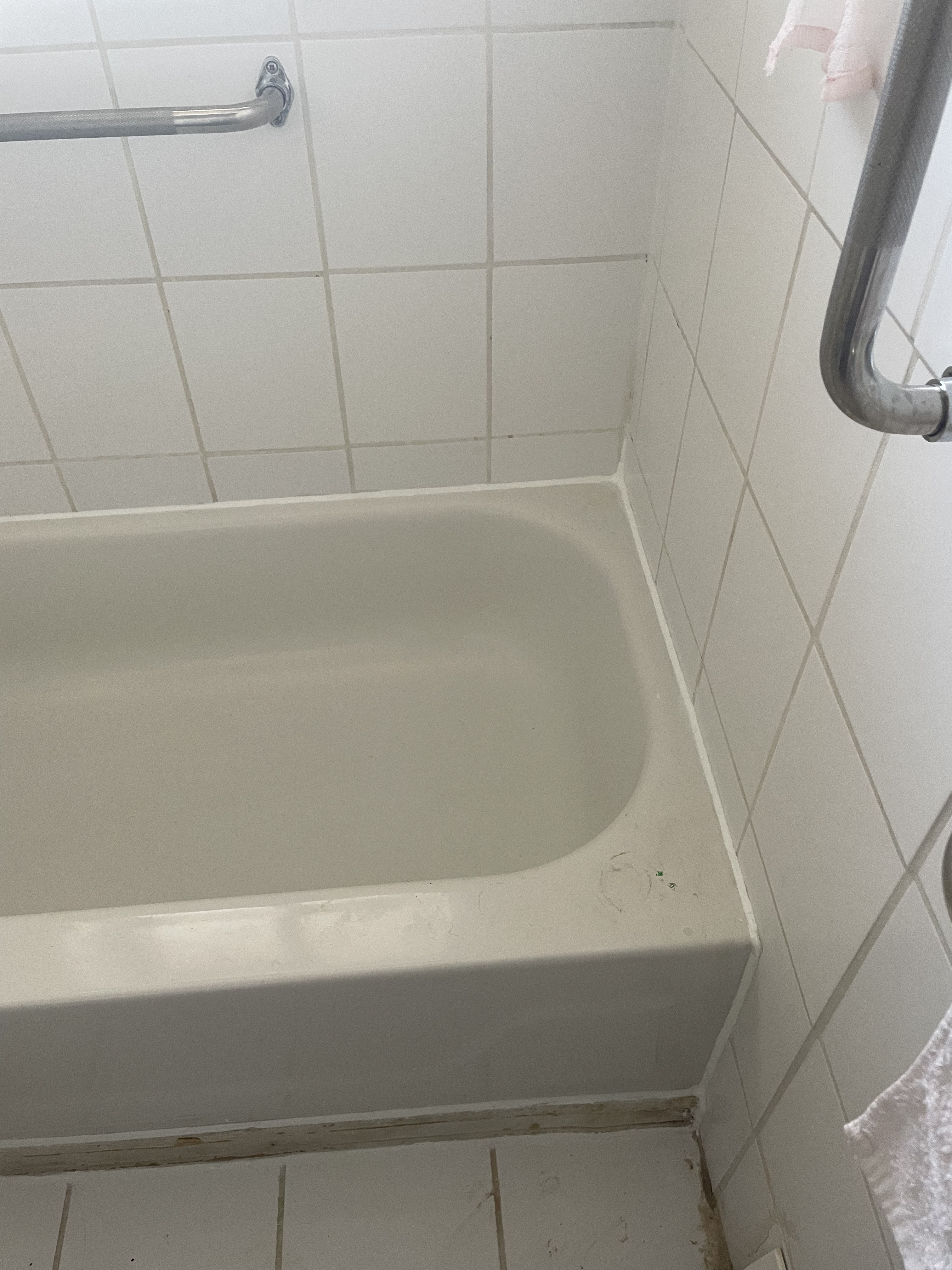 Caulking work image 10