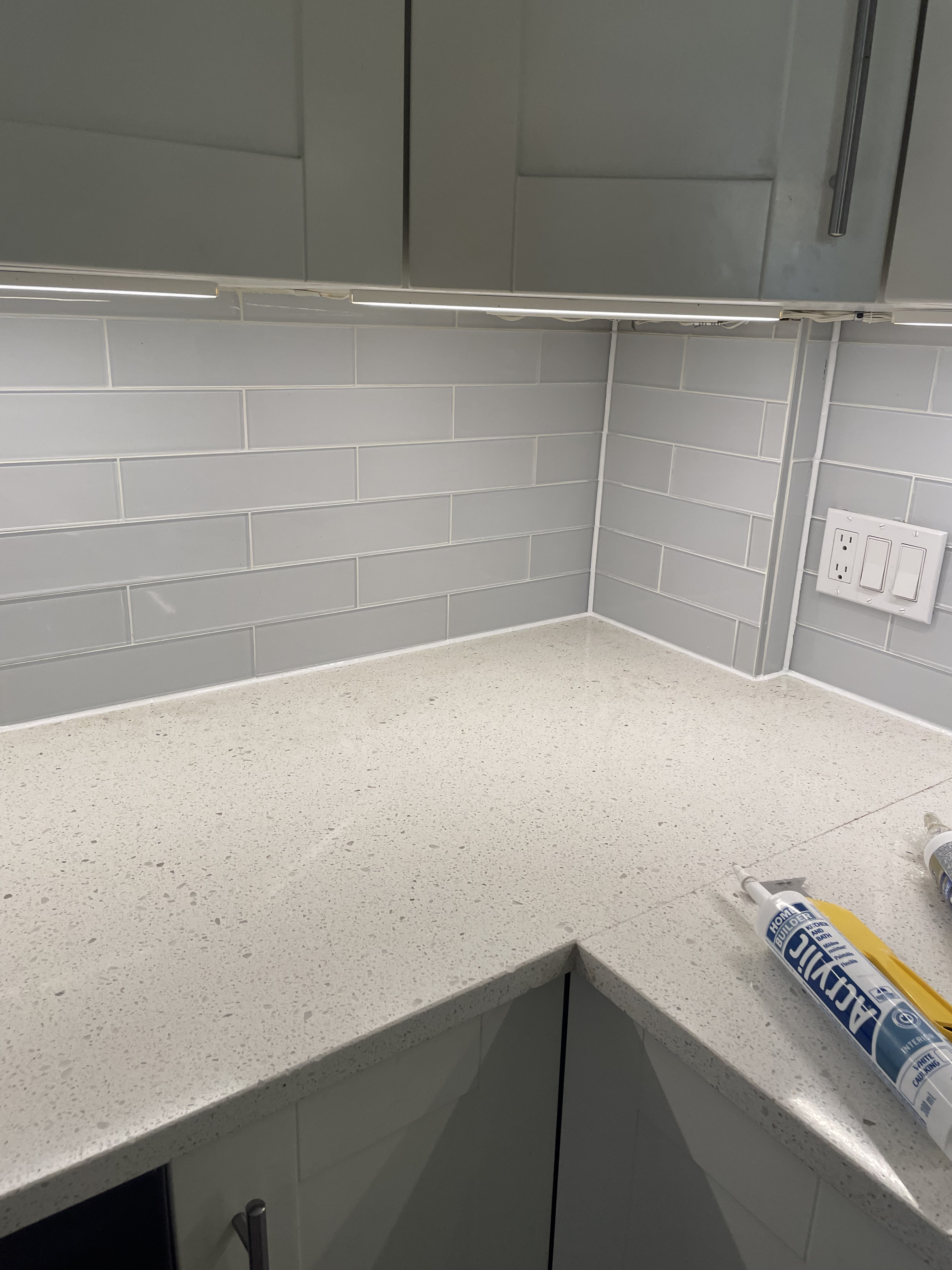 Caulking work image 5