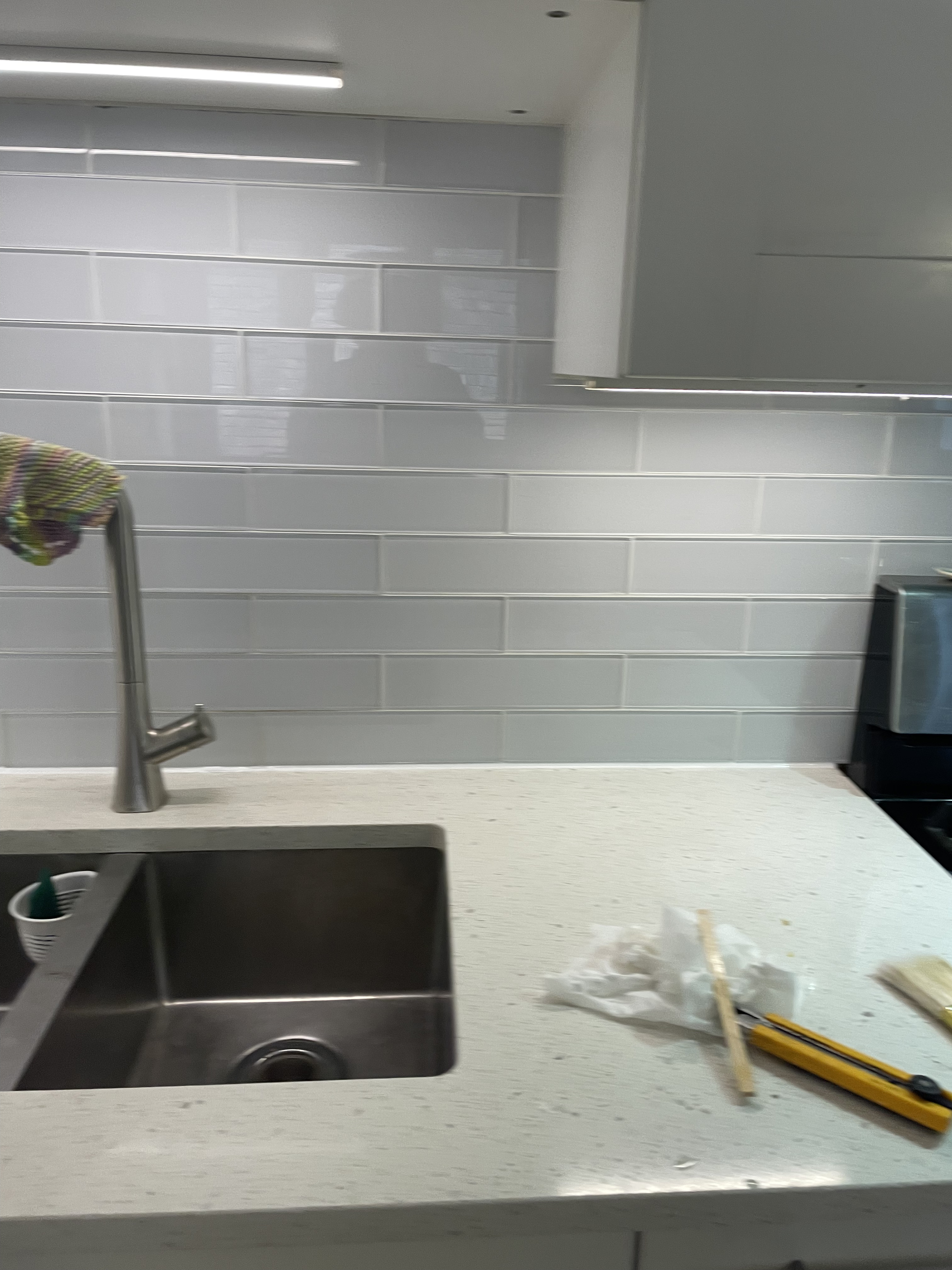 Caulking work image 3